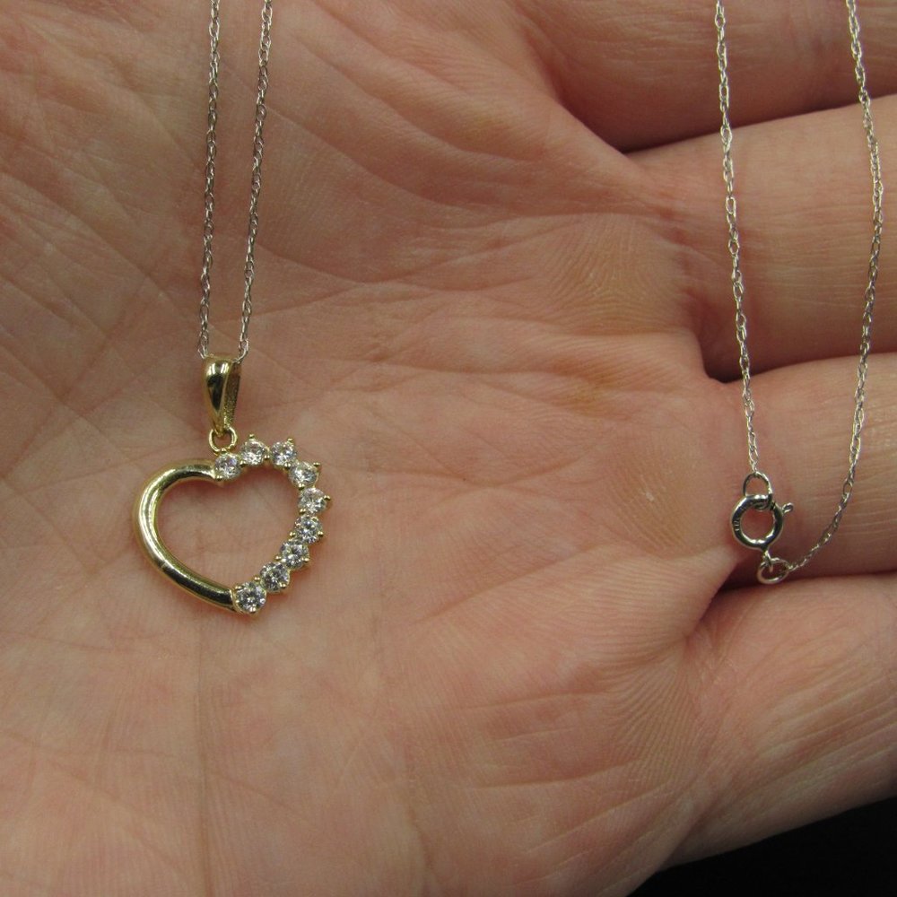 18" 10K Gold Cubic Zirconia Diamond Heart Necklace - Picture 2 of 7